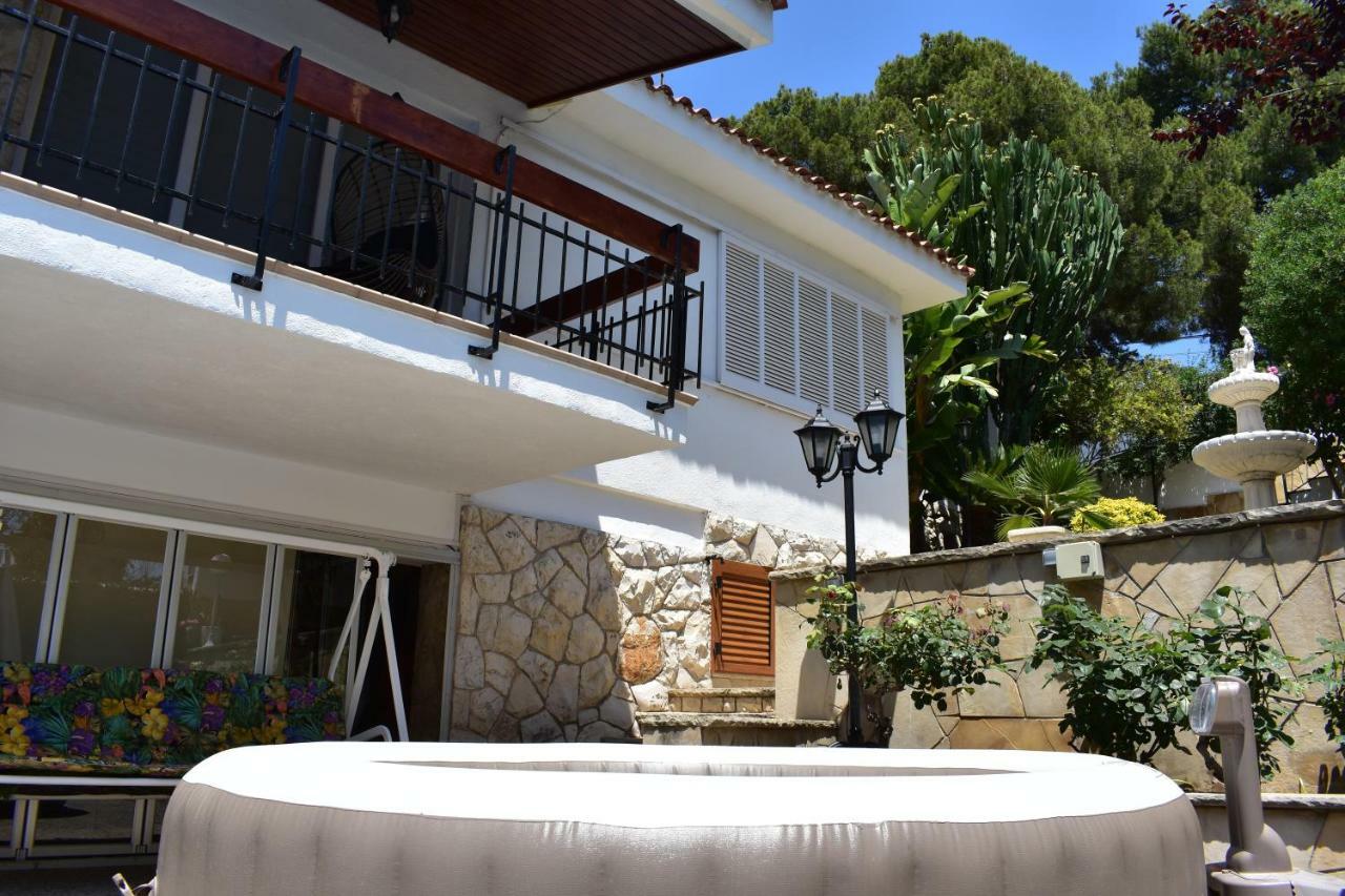 Villa Garden Tarragona Buitenkant foto